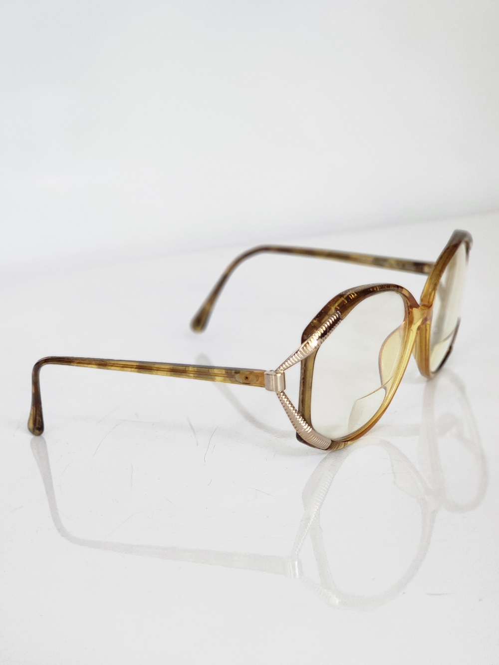 CHRISTIAN DIOR Women's Vintage Sunglasses in Honey Gold Accents Sparkle Rx